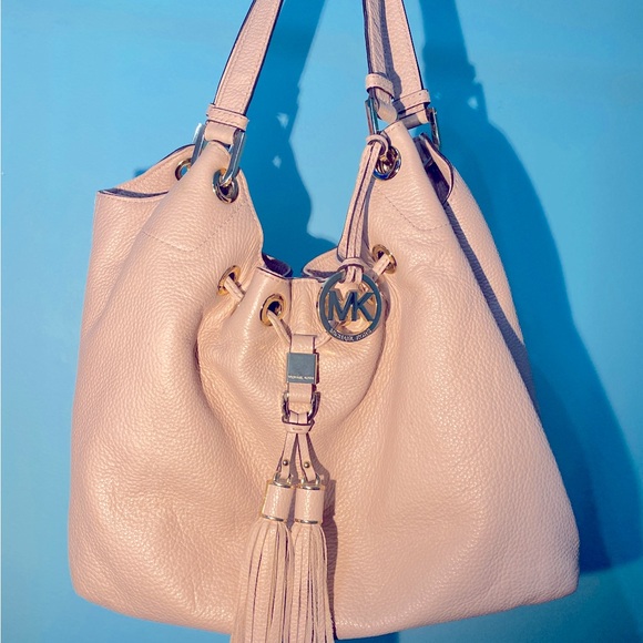 🌟Michael Kors Pebbled Leather Shoulder Bag - Cream 🌟 - Picture 1 of 10